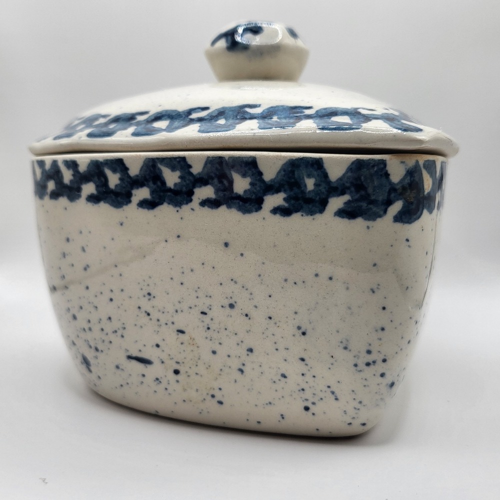 Vintage Heart Shaped Trinket Box Blue White Ceramic Spongeware Lid - Picture 2 of 9